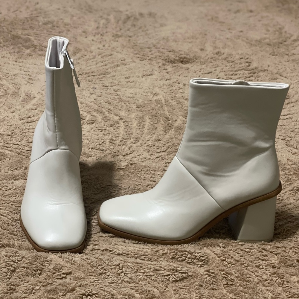 Time and Tru Off-White Ankle Booties